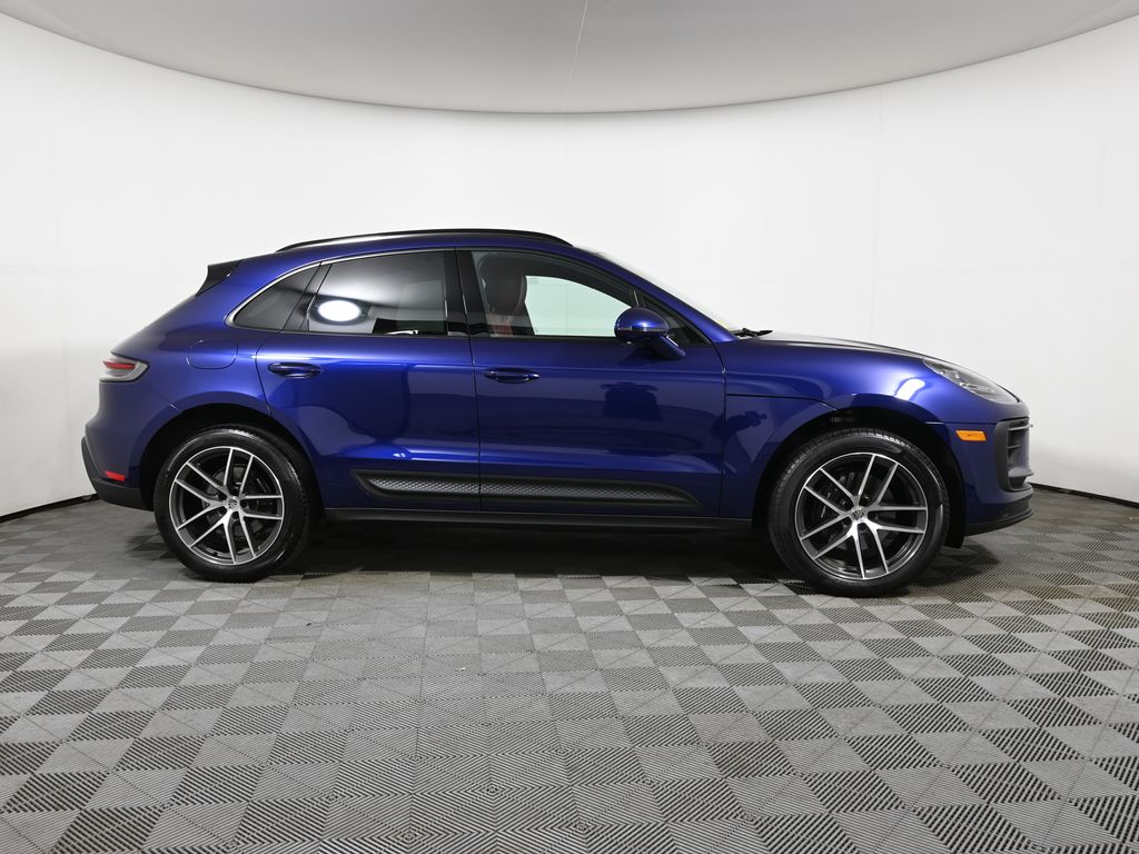 Thumbnail: 2026 Porsche Macan - 8