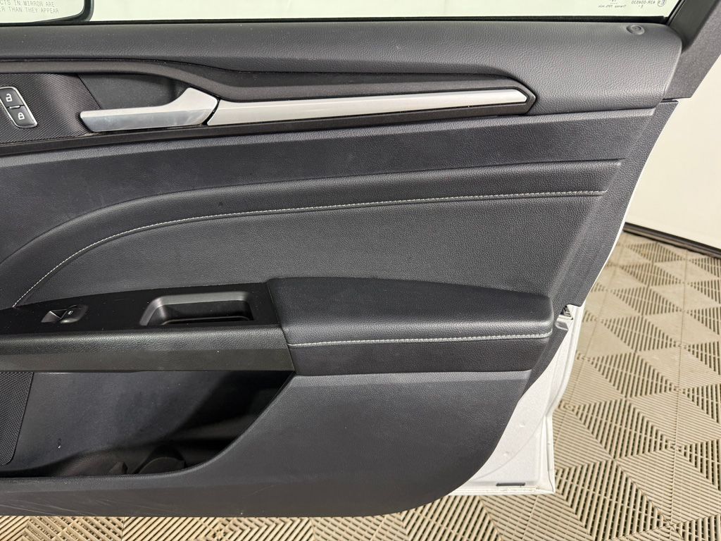 Used 2019 Silver Ford Titanium image 23