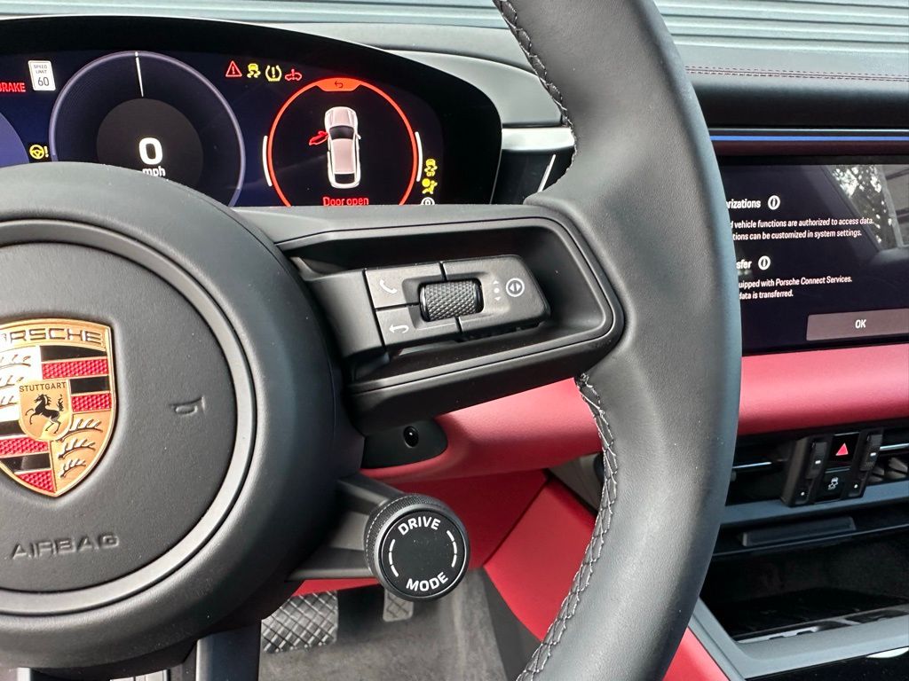 Thumbnail: 2025 Porsche Macan - 20