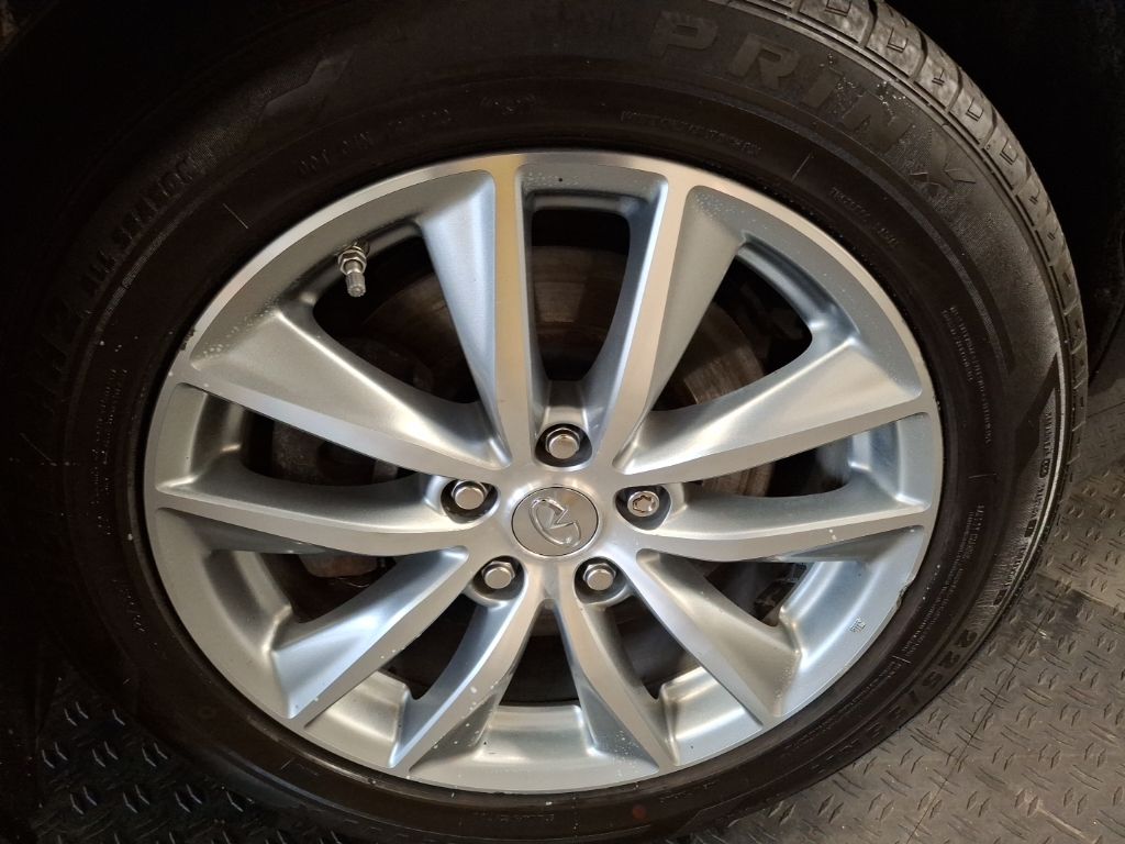 View vehicle photo 4