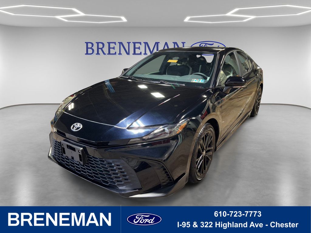 2025 Toyota Camry SE FWD