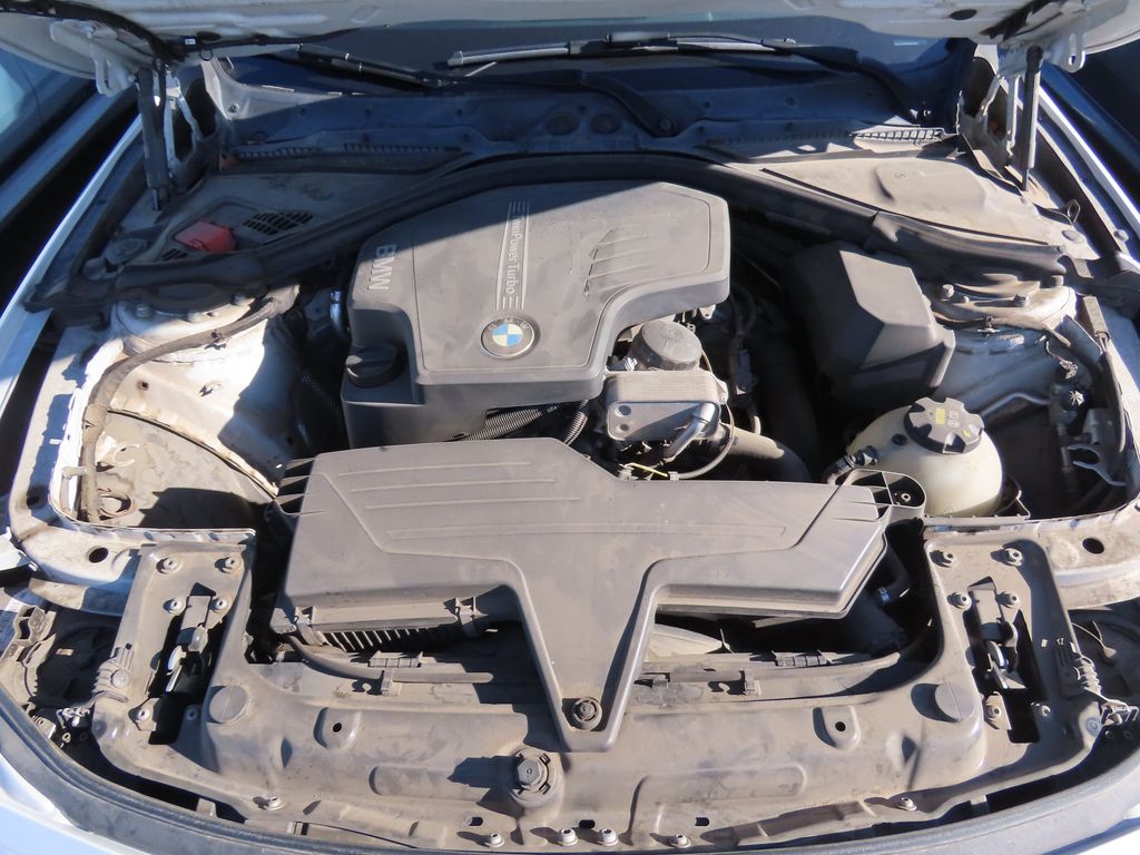 Thumbnail: 2016 BMW 3 Series - 12