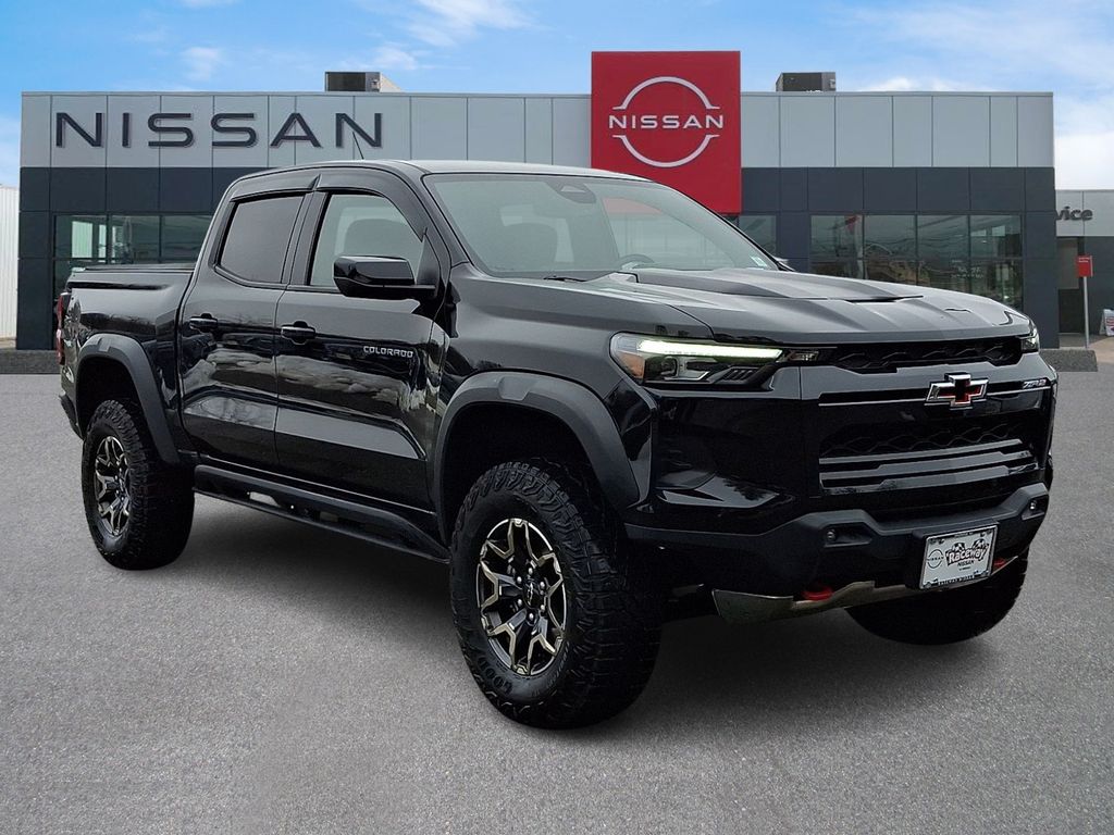 Black 2024 Chevrolet Colorado ZR2 Crew Cab 4WD Pickup Truck Four-Wheel Drive 8-Speed Automatic