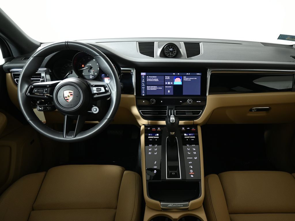 Thumbnail: 2025 Porsche Macan - 16