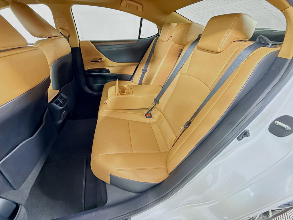 Thumbnail: 2024 Lexus ES - 26