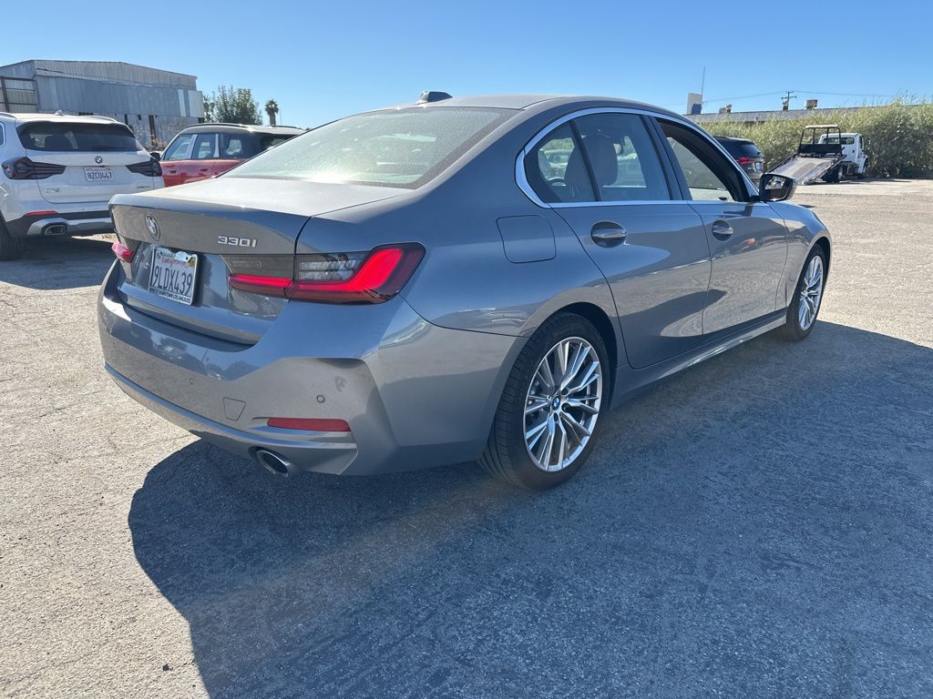 2024 BMW 3 Series 330i 3