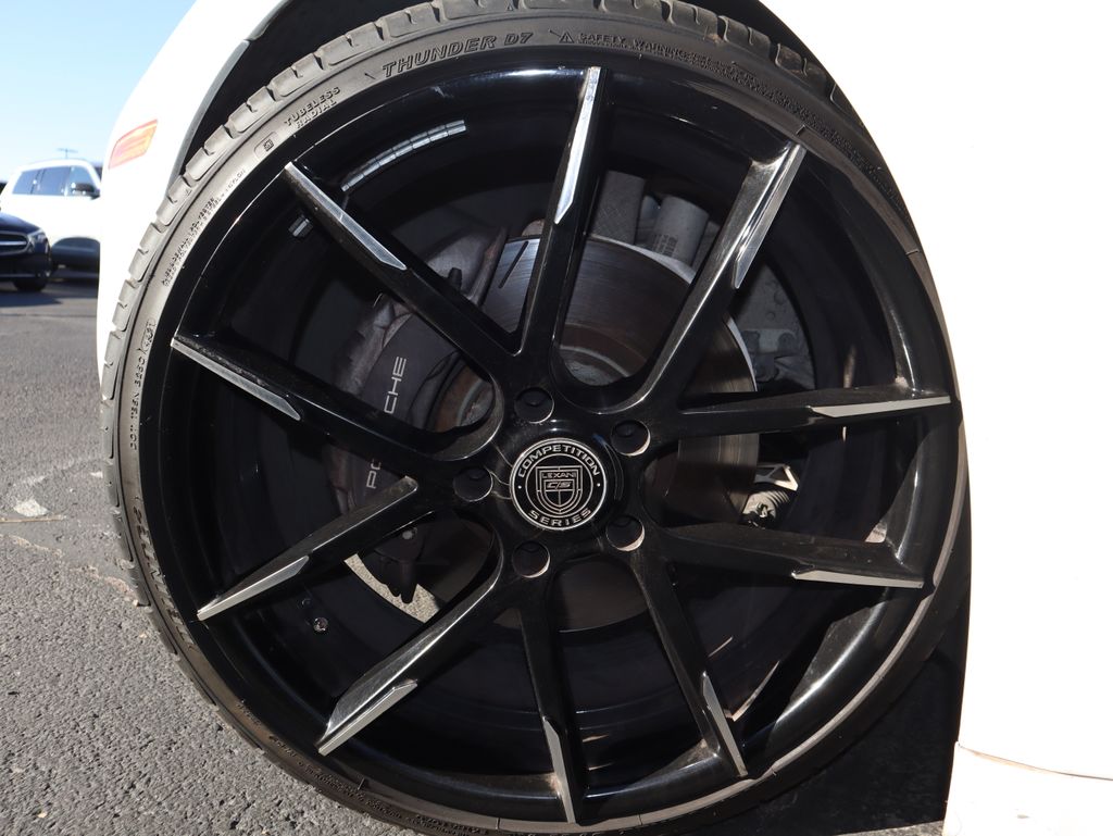 Thumbnail: 2015 Porsche Panamera - 15