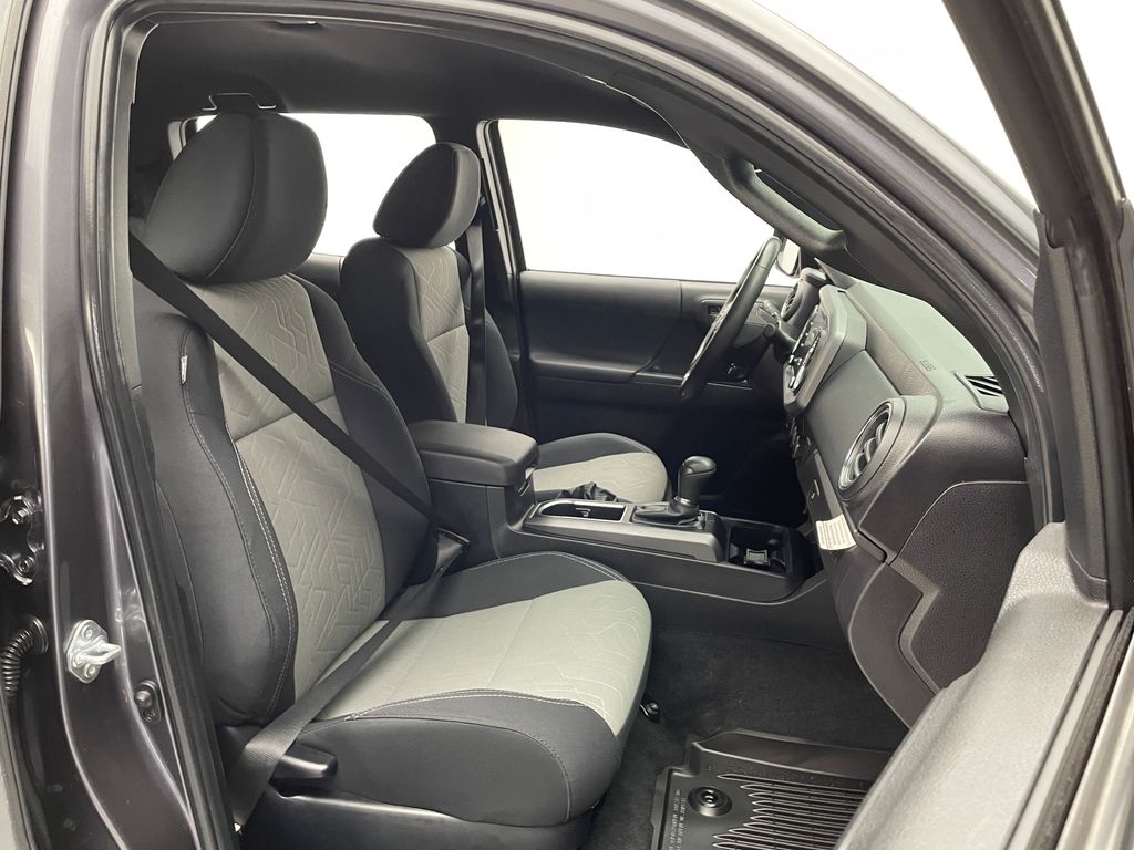 Thumbnail: 2022 Toyota Tacoma - 18