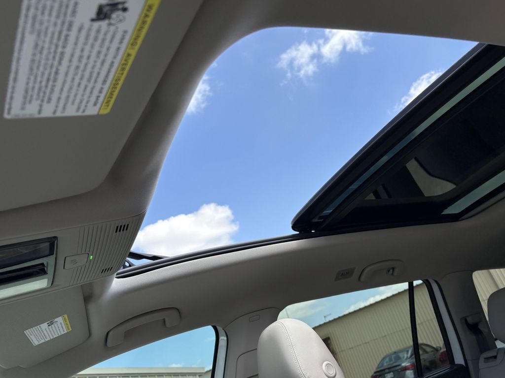 New 2026 Opal White Volkswagen 2.0T SE w/Technology image 22