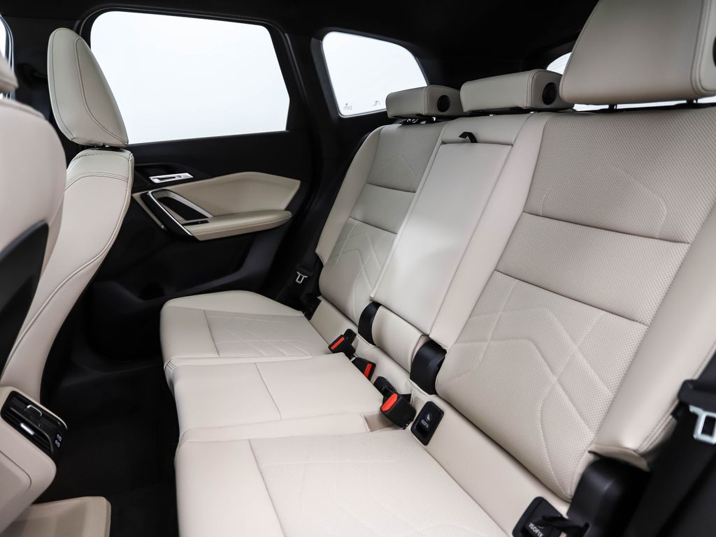 2025 BMW X1 xDrive28i 23