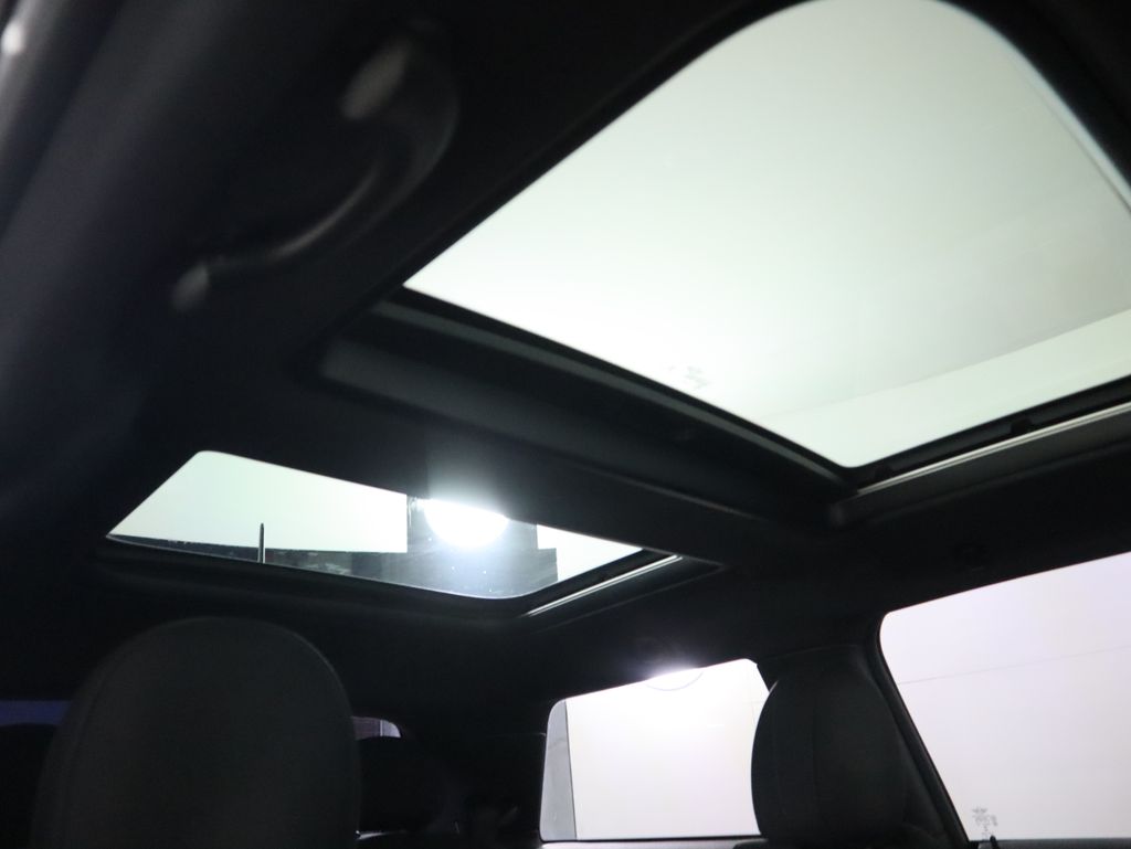 Thumbnail: 2015 MINI Cooper - 17