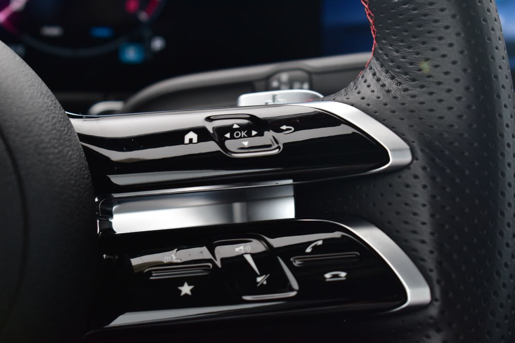 Thumbnail: 2025 Mercedes-Benz GLB - 17