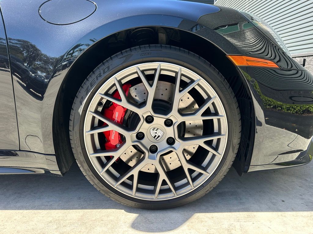 Thumbnail: 2025 Porsche 911 - 15