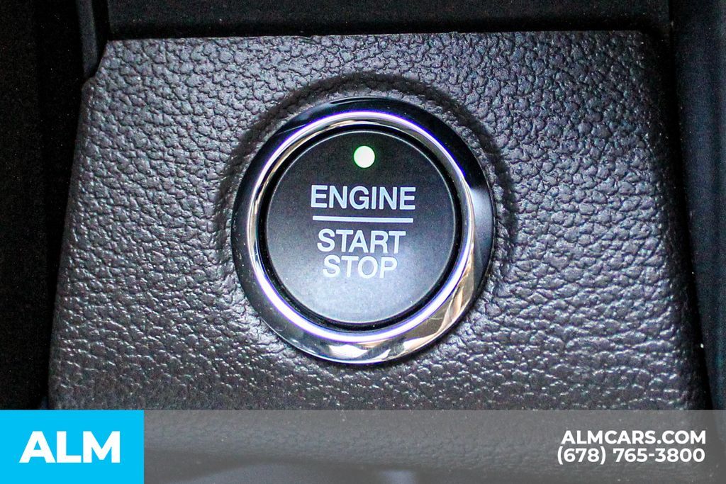 Used 2020 Black Ford XLT image 30