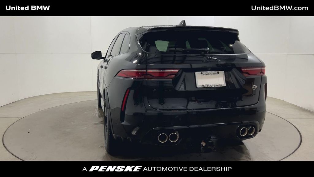 2023 Jaguar F-Pace SVR 7