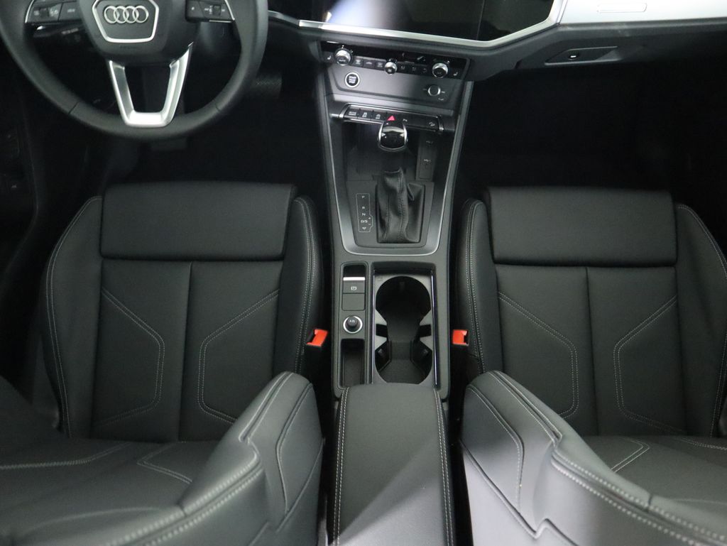 Thumbnail: 2025 Audi Q3 - 17