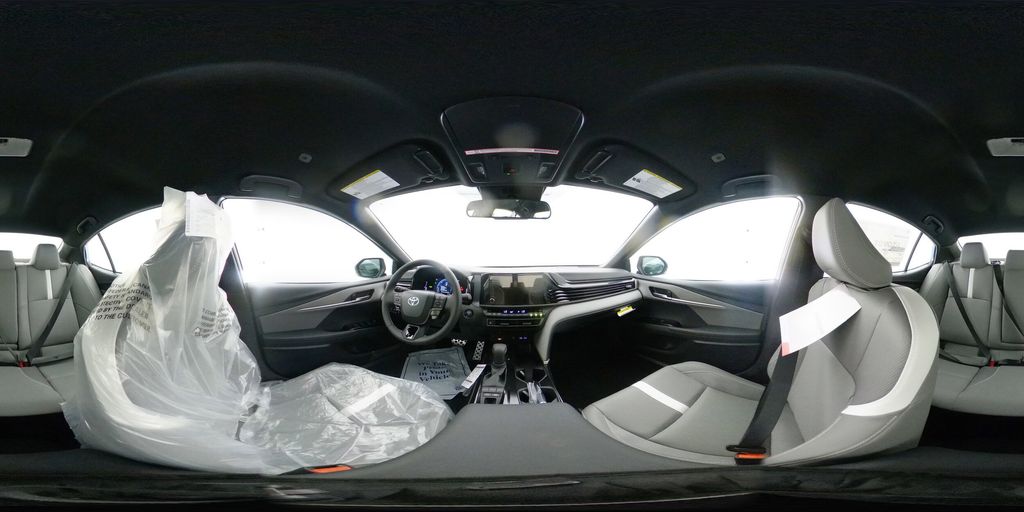 2025 Toyota Camry SE 18