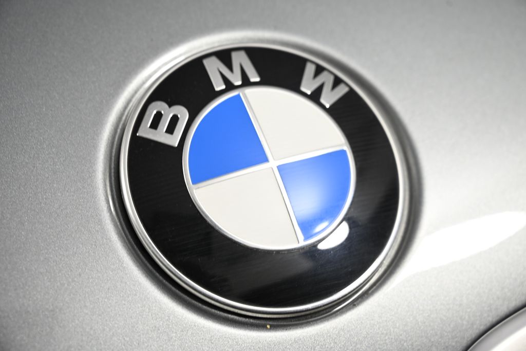 Thumbnail: 2026 BMW X7 - 13