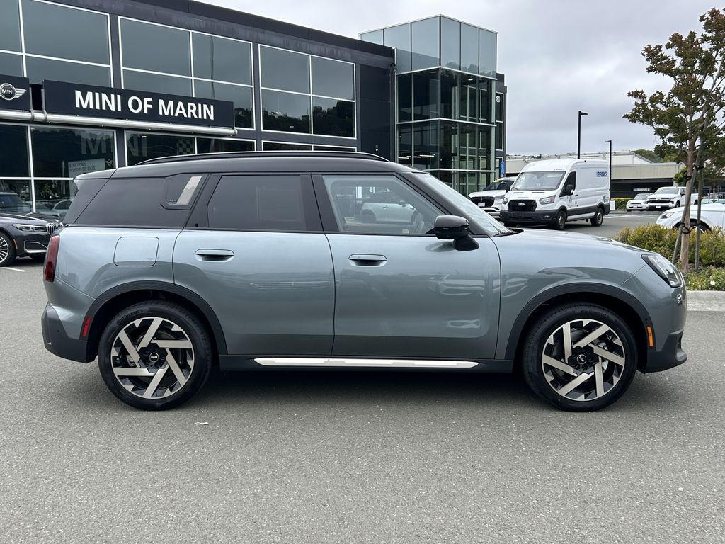 Thumbnail: 2027 MINI Cooper Countryman - 6