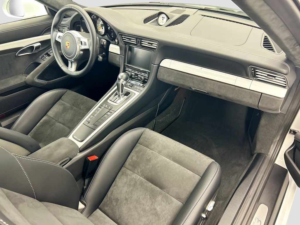 Thumbnail: 2015 Porsche 911 - 20