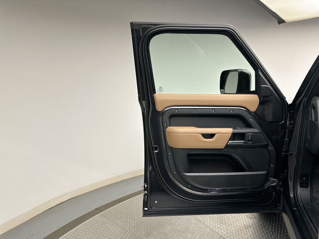 Thumbnail: 2026 Land Rover Defender - 9