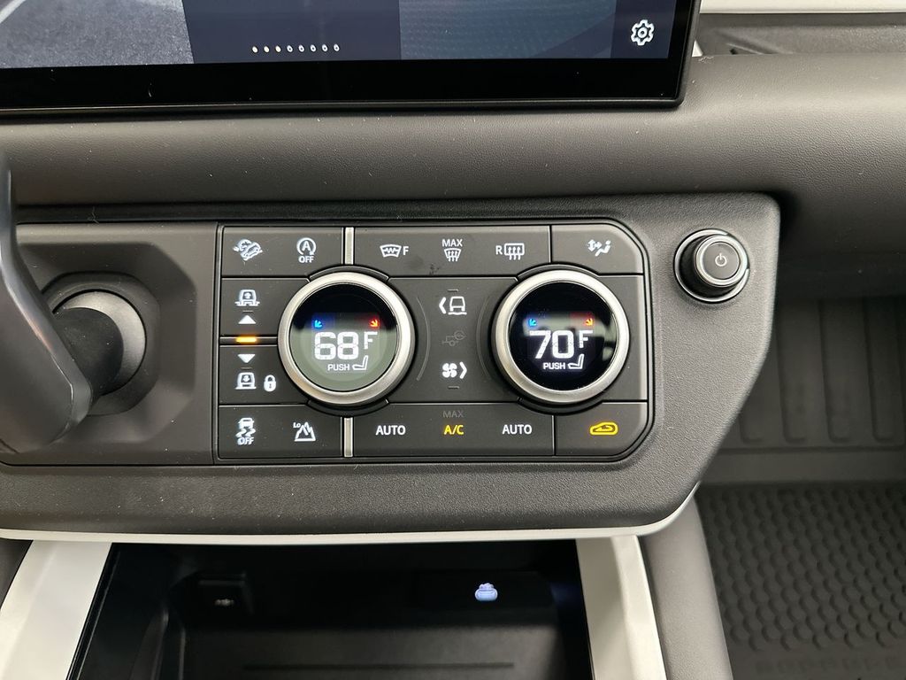 2025 Land Rover Defender 110 13