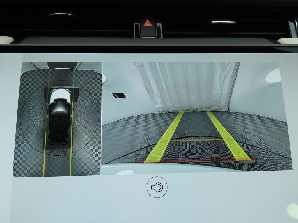 Thumbnail: 2025 Land Rover Discovery Sport - 15