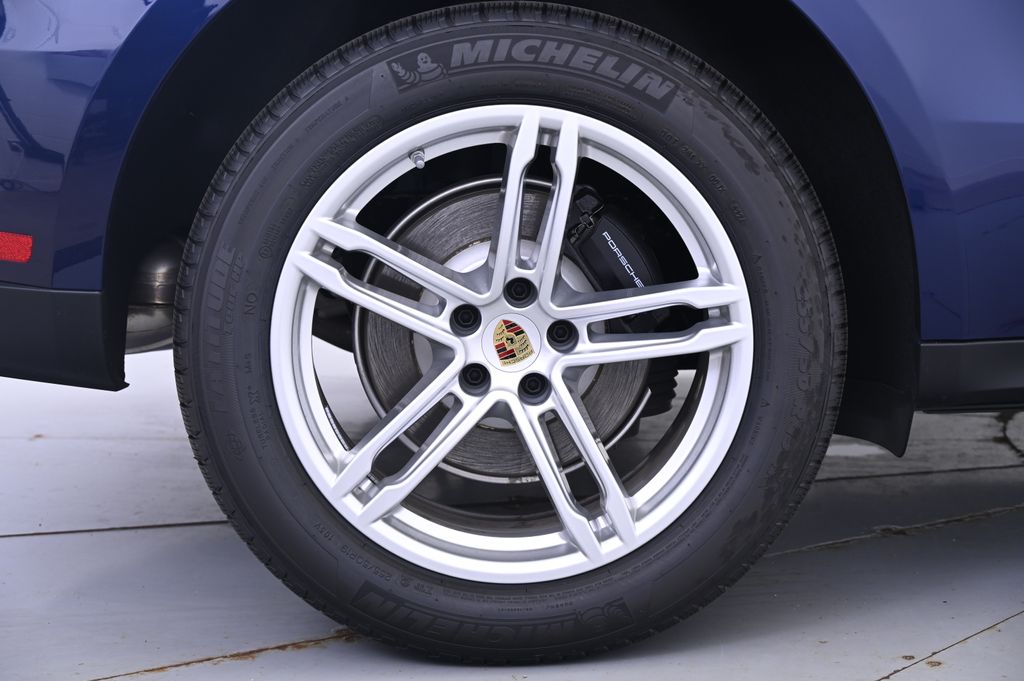 Thumbnail: 2025 Porsche Macan - 13