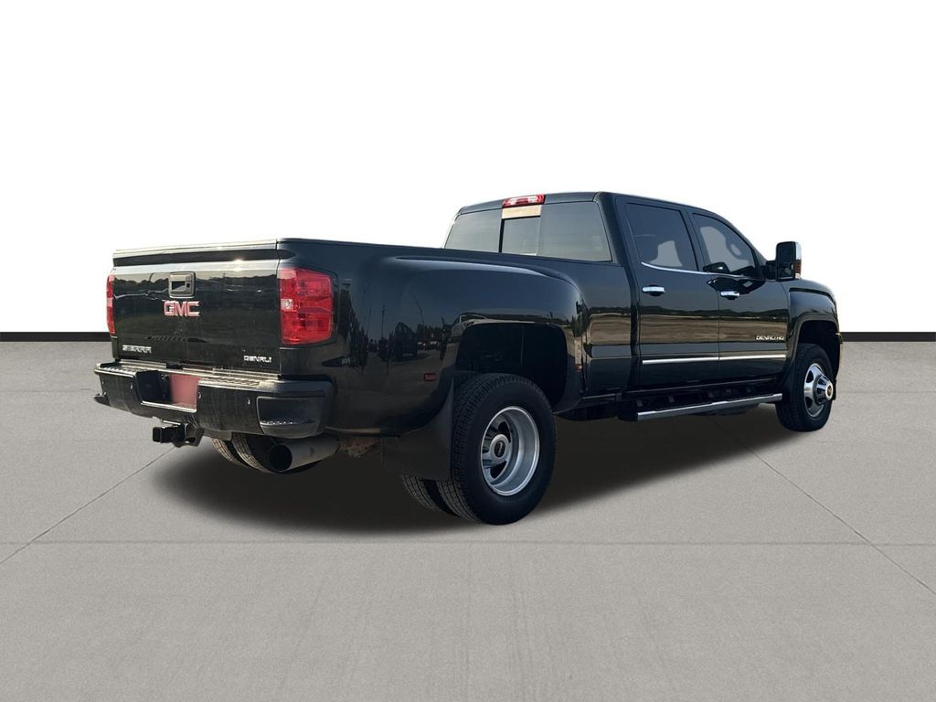 2019 GMC Sierra 3500HD Denali - 4