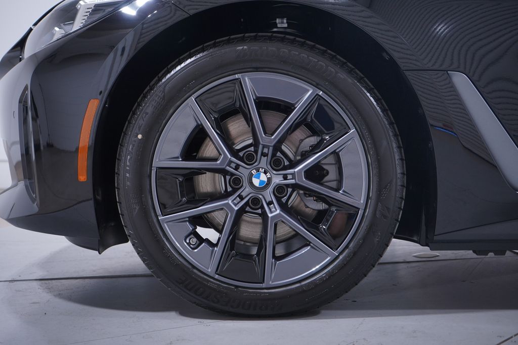 Thumbnail: 2025 BMW i4 - 2