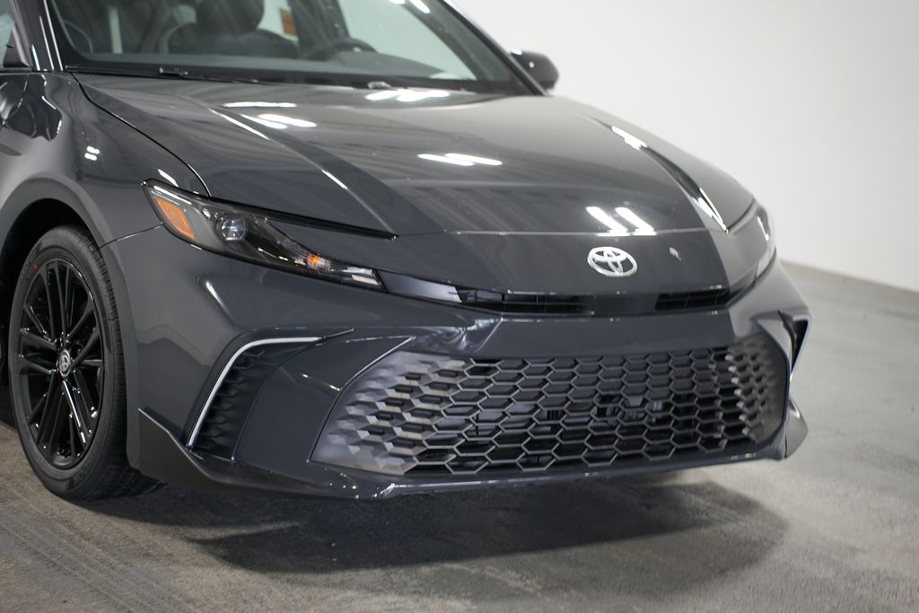 2025 Toyota Camry SE 4