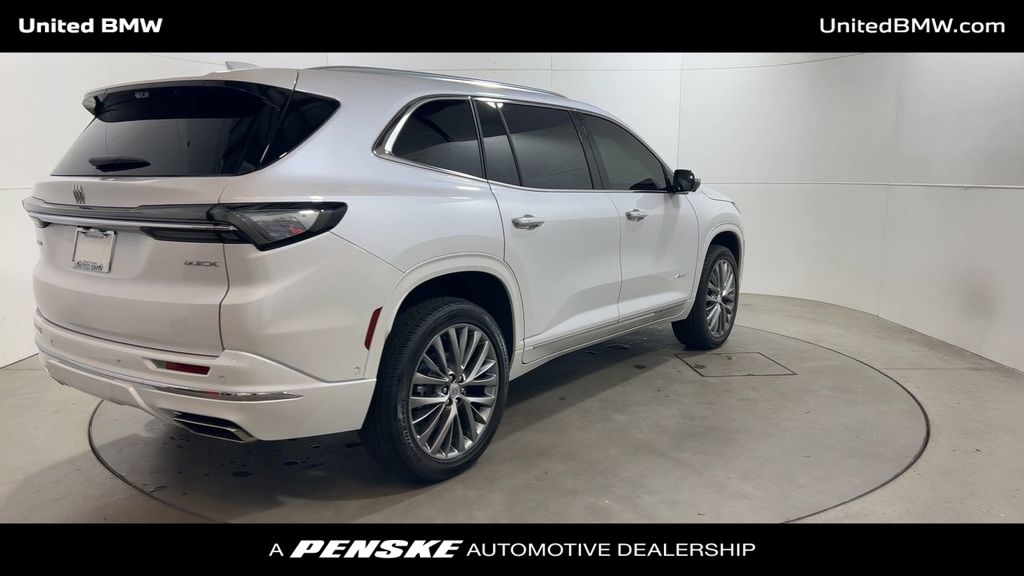 2025 Buick Enclave Avenir 8
