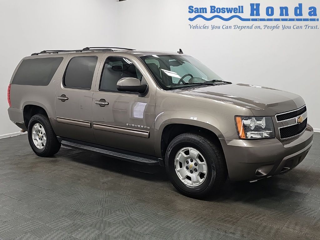Gray (Mocha Steel Metallic) 2013 Chevrolet Suburban SUV / Crossover  6-Speed Automatic Overdrive