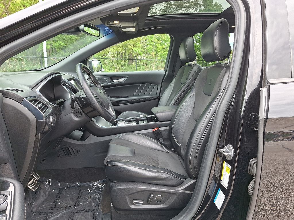 Thumbnail: 2019 Ford Edge - 14