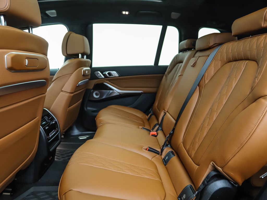 Thumbnail: 2026 BMW X7 - 22