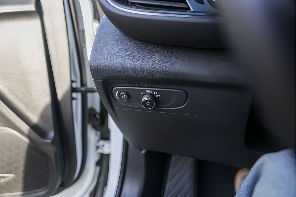 Used Car 2022 Buick Envision  Essence For Sale Under $25,000 In Austin, Texas