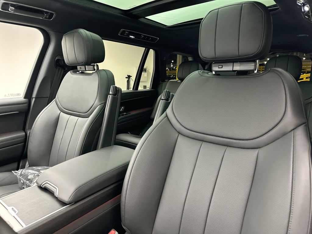 Thumbnail: 2026 Land Rover Range Rover - 9