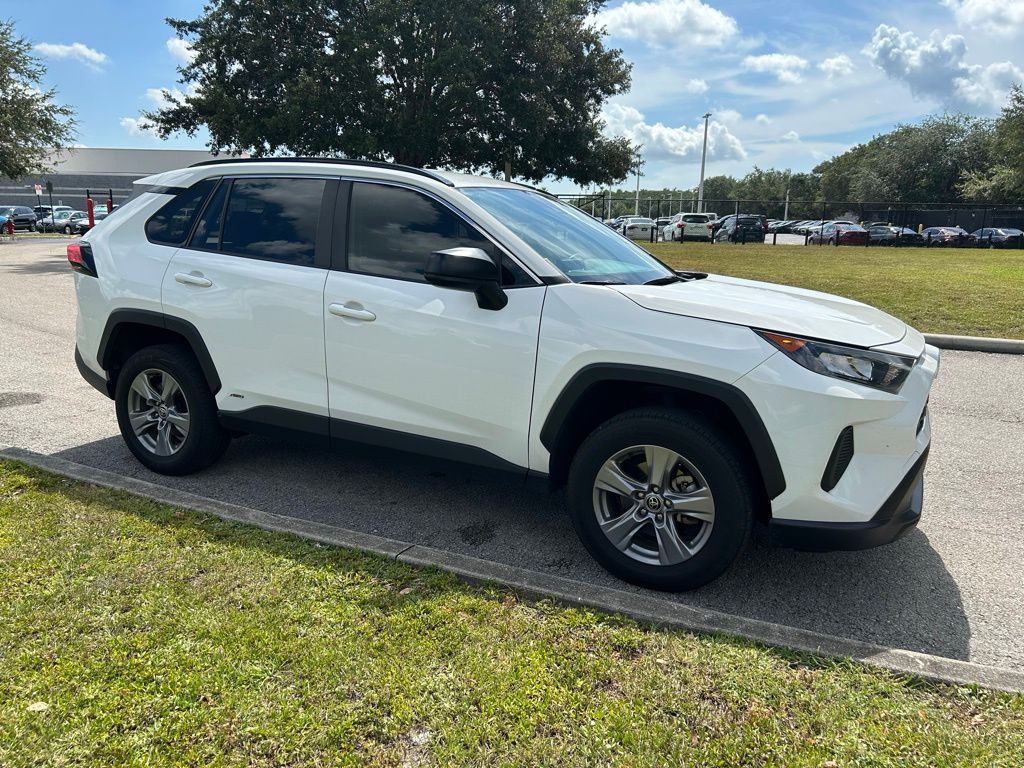 Thumbnail: 2022 Toyota RAV4 - 7