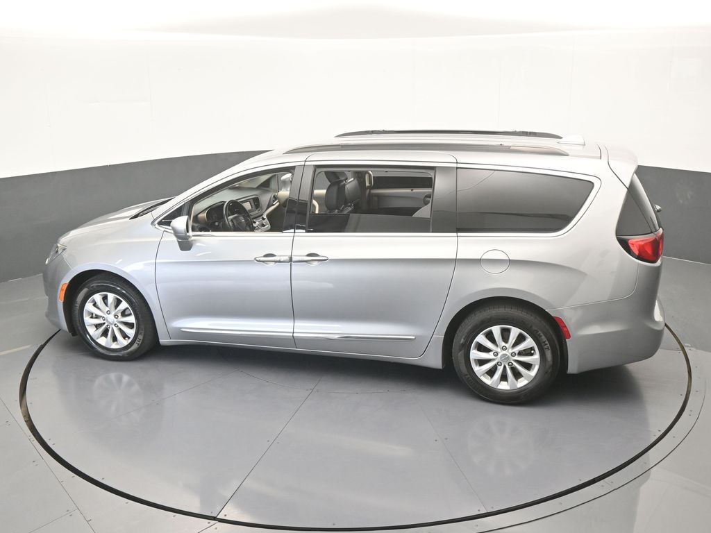 Used 2017 Billet Silver Metallic Clearcoat Chrysler Touring L image 48