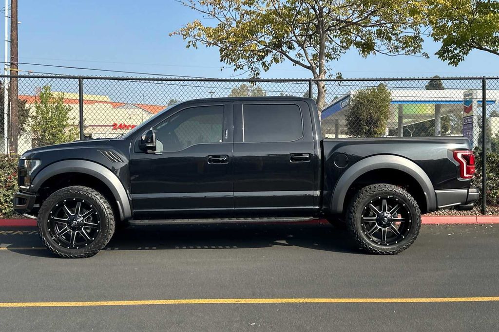 2019 Ford F-150 Raptor 9