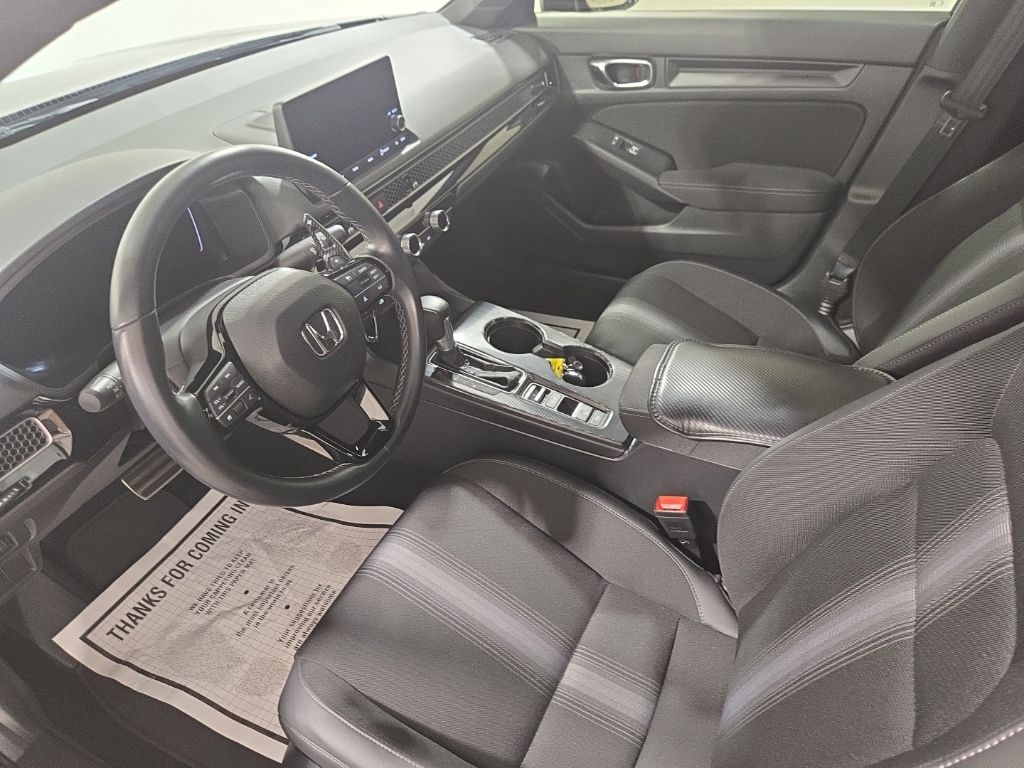 Used 2025  Honda Sport image 17