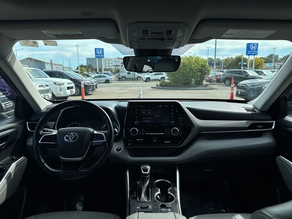 2022 Toyota Highlander XLE photo 13