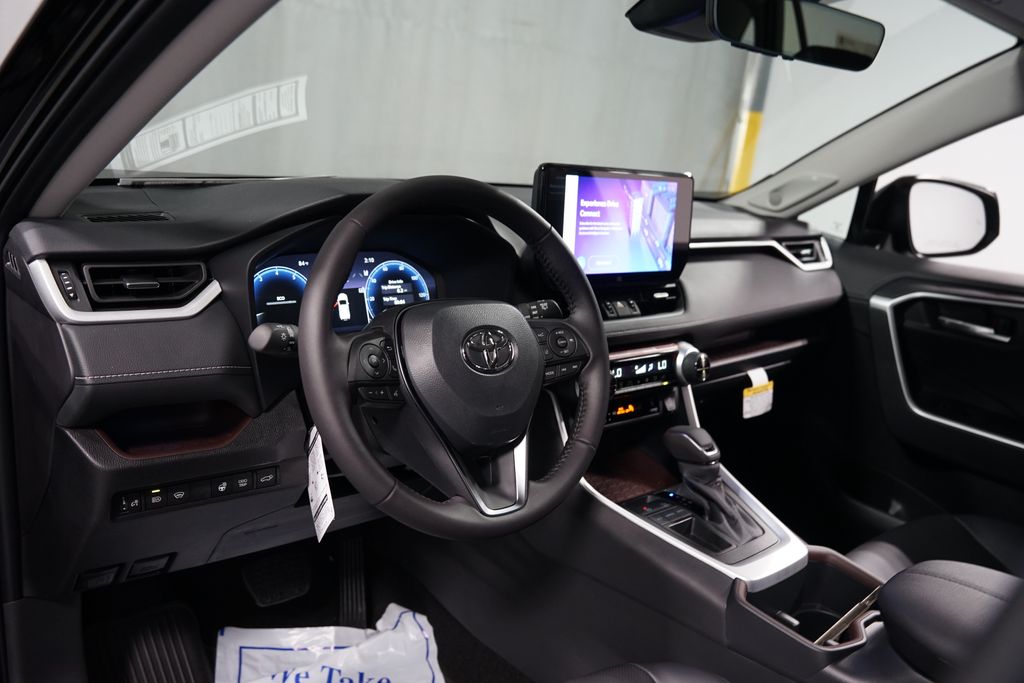Thumbnail: 2025 Toyota RAV4 - 11