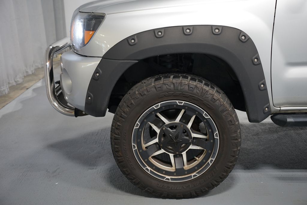 Thumbnail: 2011 Toyota Tacoma - 5