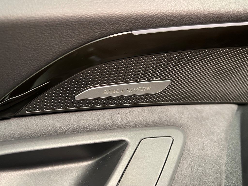 Thumbnail: 2025 Audi SQ5 - 31