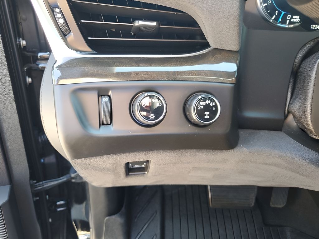 Used Car 2020 Cadillac Escalade  Platinum Edition For Sale Under $35,000 In Austin, Texas