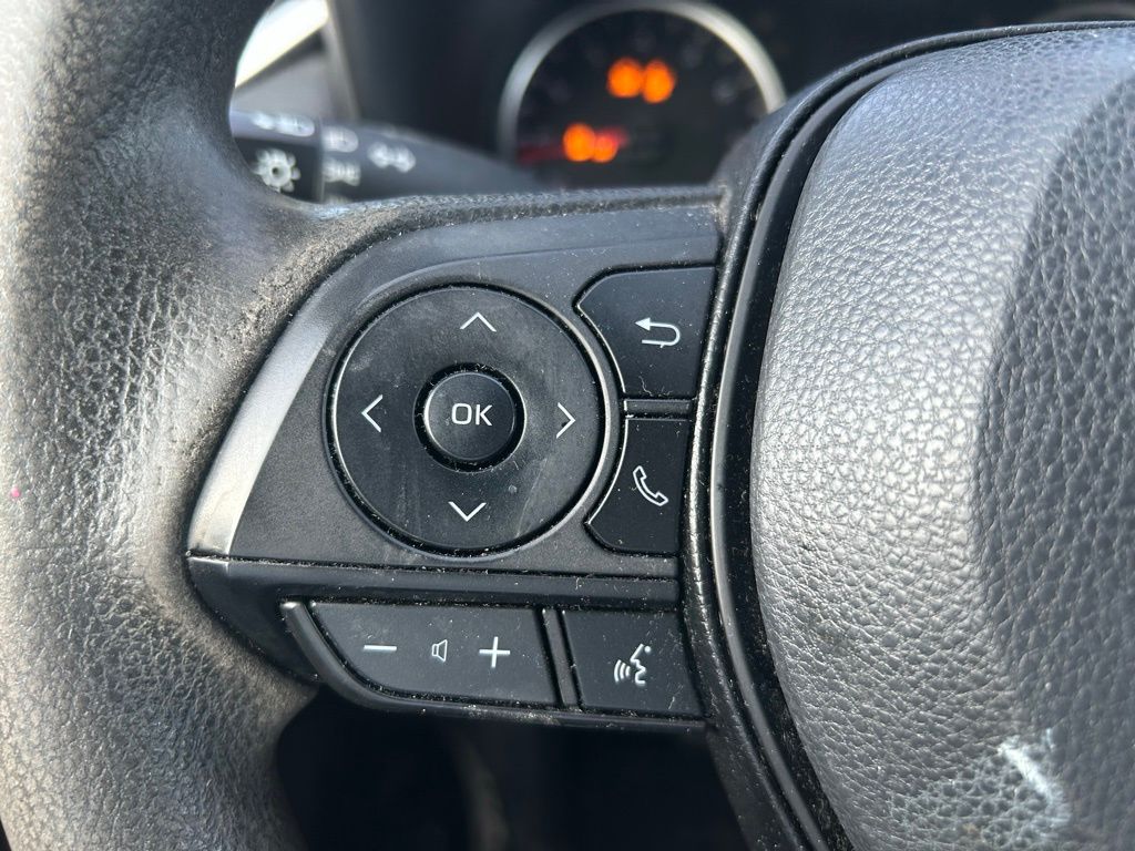 2022 Toyota RAV4 LE 21