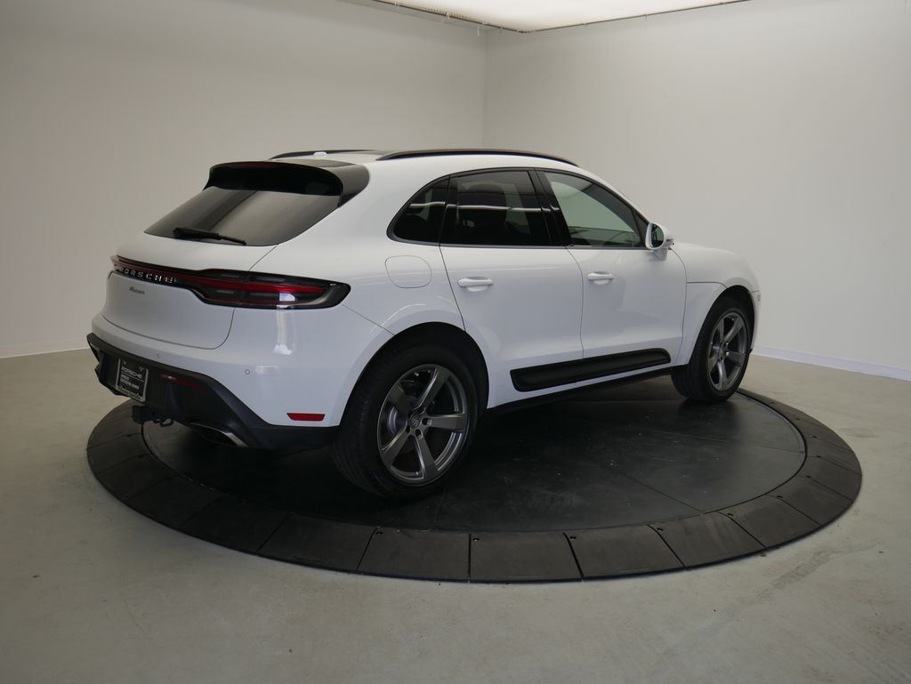 Thumbnail: 2023 Porsche Macan - 7