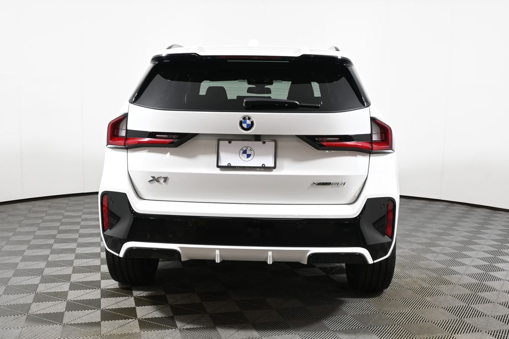 Thumbnail: 2027 BMW X1 - 6