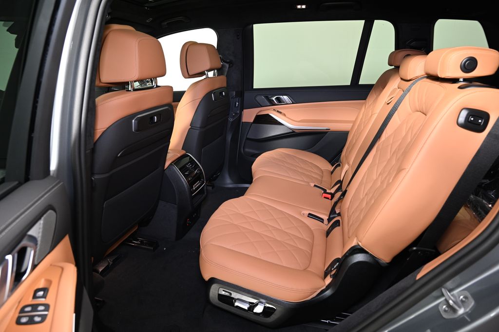 2026 BMW X7 xDrive40i 24